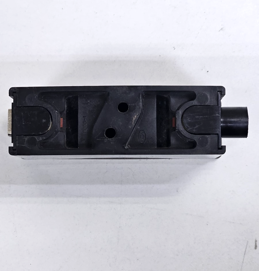 MEM | M | 63A 415V Fuse & Holder | Industrial Electrical Fuse Base5