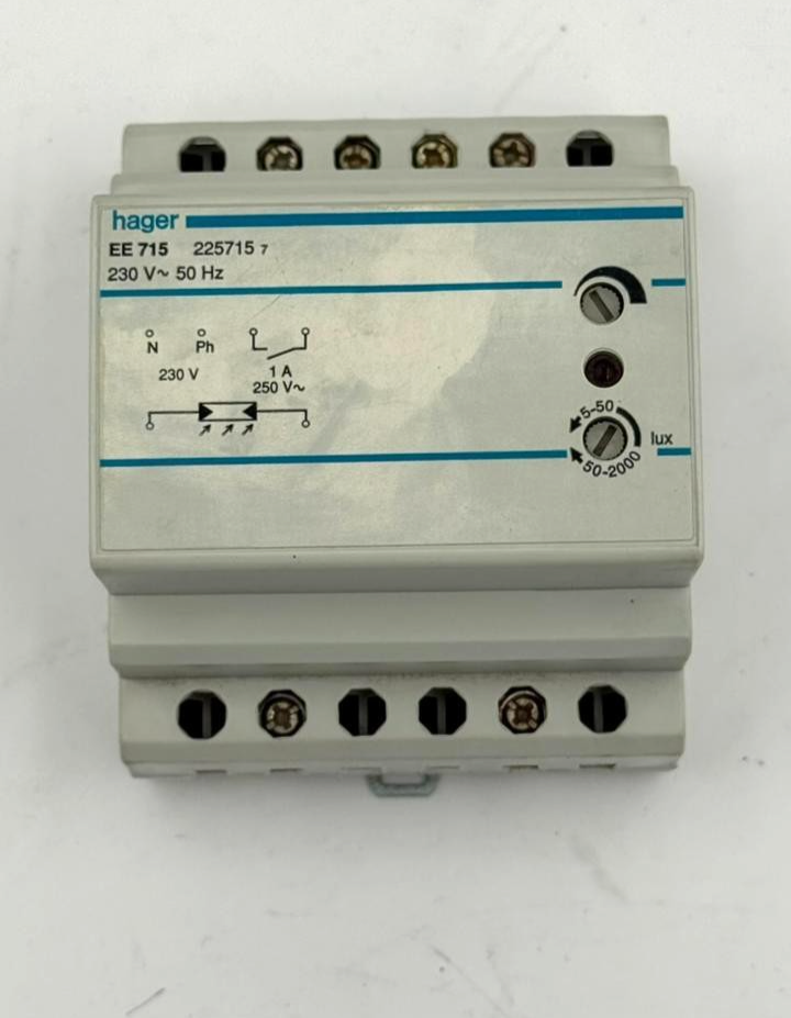Hager EE 715 Twilight Switch Relay – Modular, 230V, Made in France1