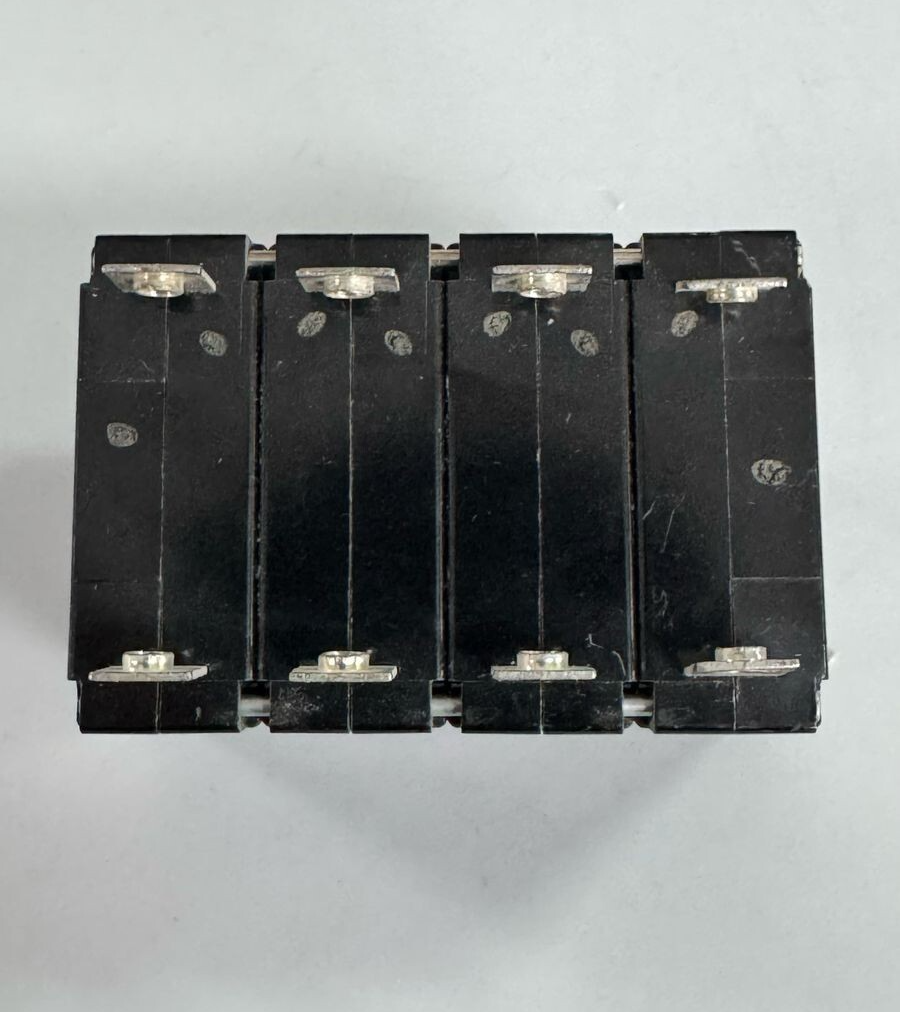 Carlingswitch AA4B024615381C Switch  15 FL. AMP, 277V Max, 50/60Hz,4