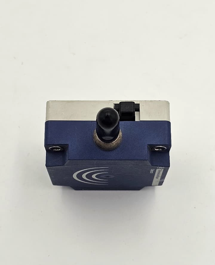 Telemecanique OsiProx | XS7D1A1CAMI2DIN | Inductive Proximity Sensor1
