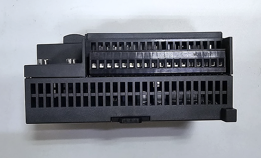 Siemens PLC 6ES7 2142AD230XB0 – SIMATIC S7200 | 21–28 VDC | Made in Germany3