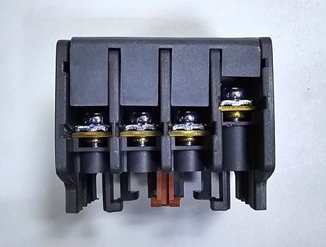 Hyundai UAD 100 0 1 NS – Capacitor Switching Unit | 16A | 690V | Made in Korea3