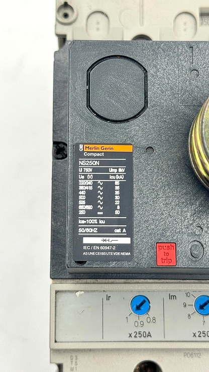 Merlin Gerin NS100-160-250 Circuit Breaker | 250 A 2