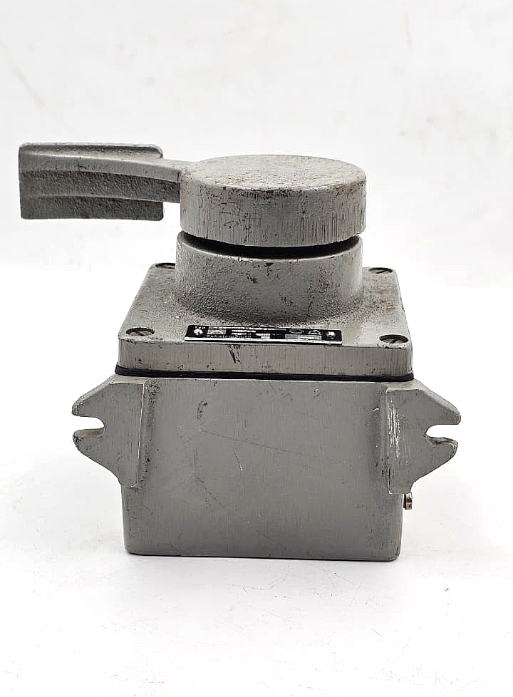 Schutzrelais 133022325735 | 16A | 500V AC4