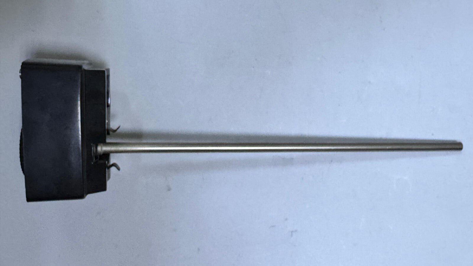 Landis & Gyr QAE 10 v 60 Temperature Sensor | 0–60°C Range2