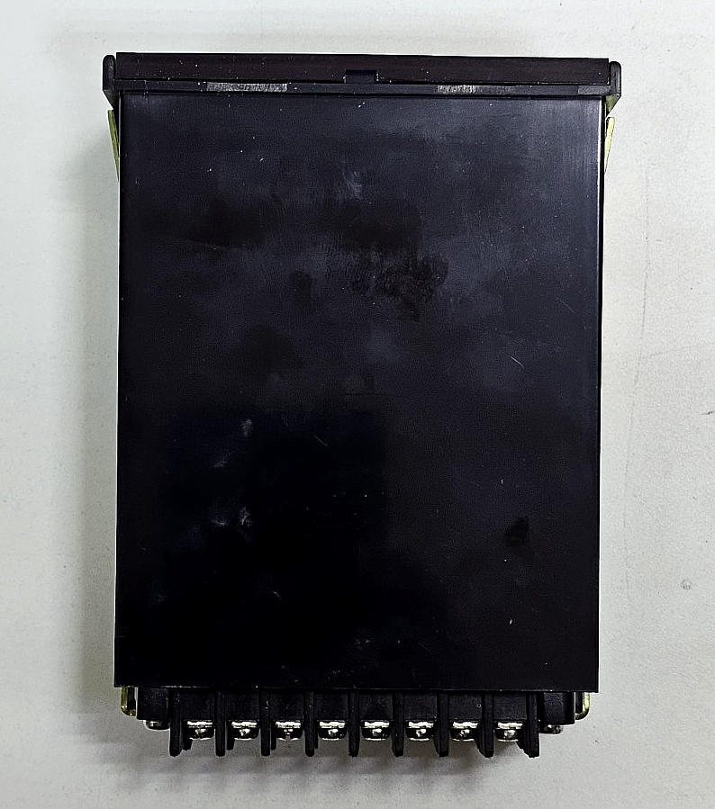 Maxthermo Gitta | WHM33 | Digital Panel Meter | 10A | 600V AC7