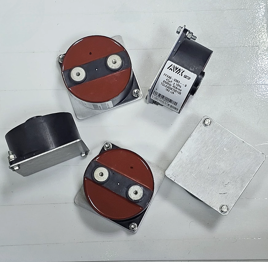 (1 Piece) AVX TPC | FFVA69383B 47µF ±10% 850VDC Film Capacitor TGLS303870010B0