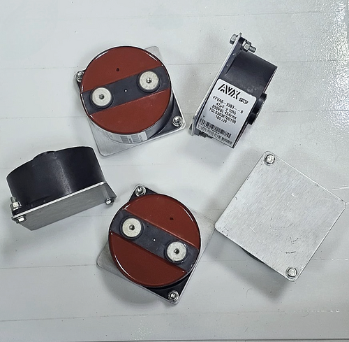 (1 Piece) AVX TPC | FFVA69383B 47µF ±10% 850VDC Film Capacitor TGLS303870010B0