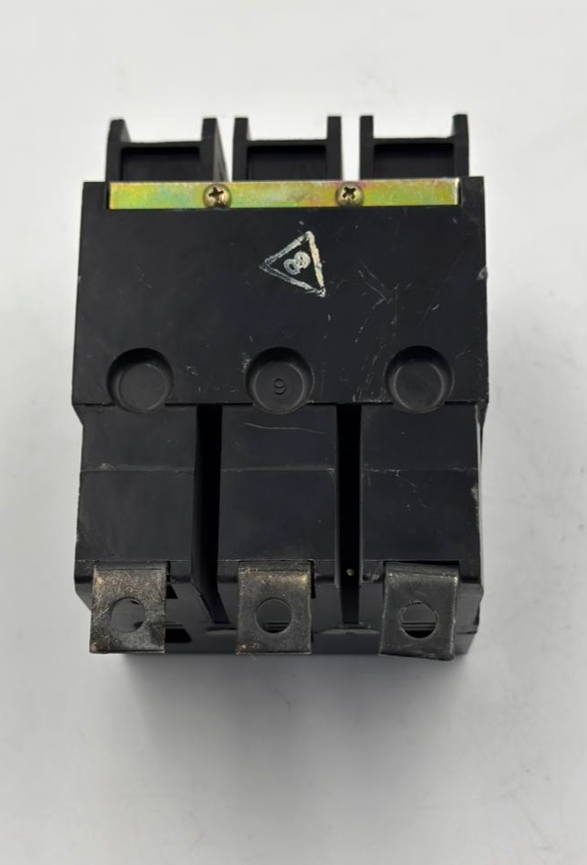 Circuit Breaker 30A | Made in Dominican Republic8