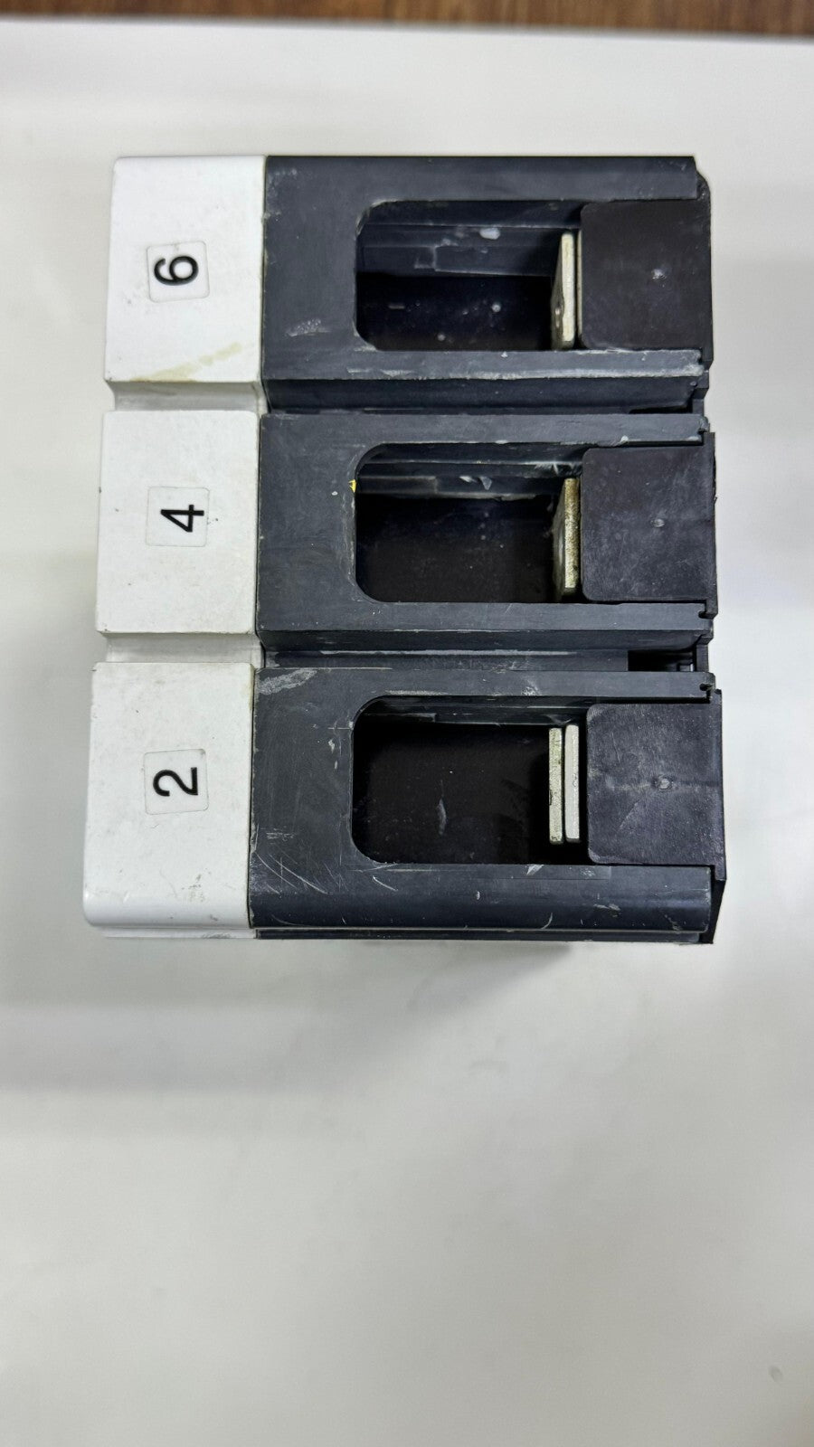 Eaton CutlerHammer KW3400F 3 Pole Industrial Circuit Breaker Frame KW 45k 400A2