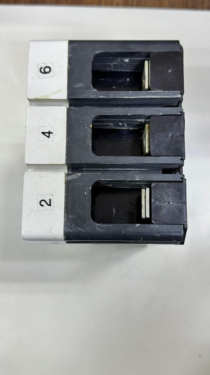 Eaton CutlerHammer KW3400F 3 Pole Industrial Circuit Breaker Frame KW 45k 400A2