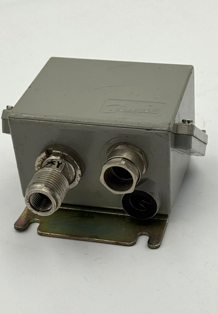 Danfoss EMP2 084G2113| Pressure Transmitter | 040 Bar Range | 420 mA output1