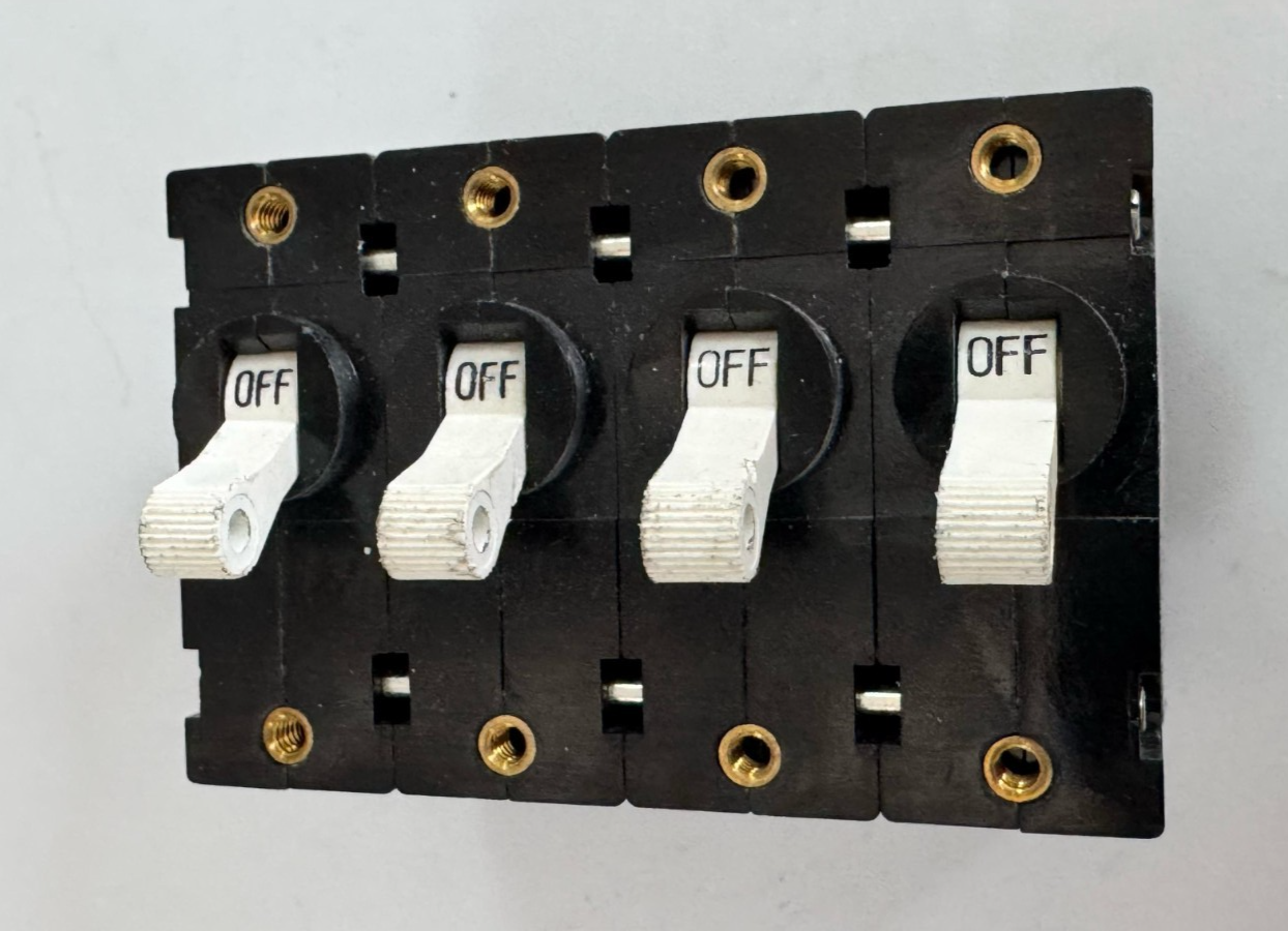 Carling Switch AA48024615381C | Circuit Breaker | 24A | 277V Delay1