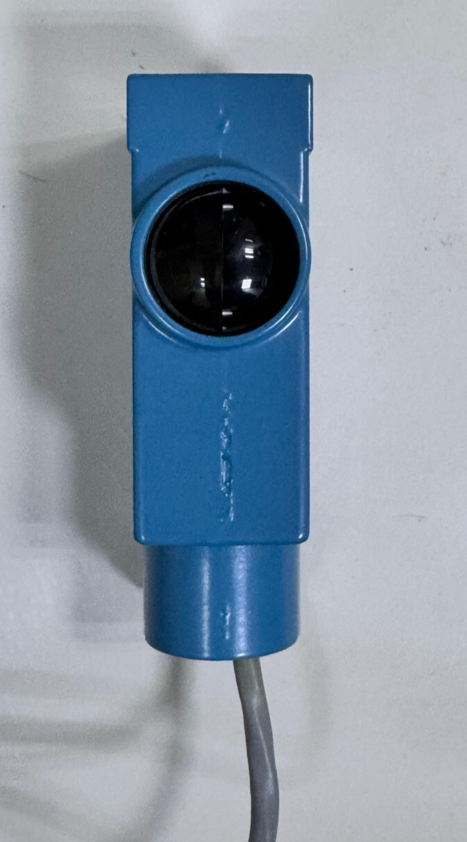 Honeywell MICRO SWITCH FEMLS7A1021 Sensor 22–26VDC | Sink Light Operate 120mA3