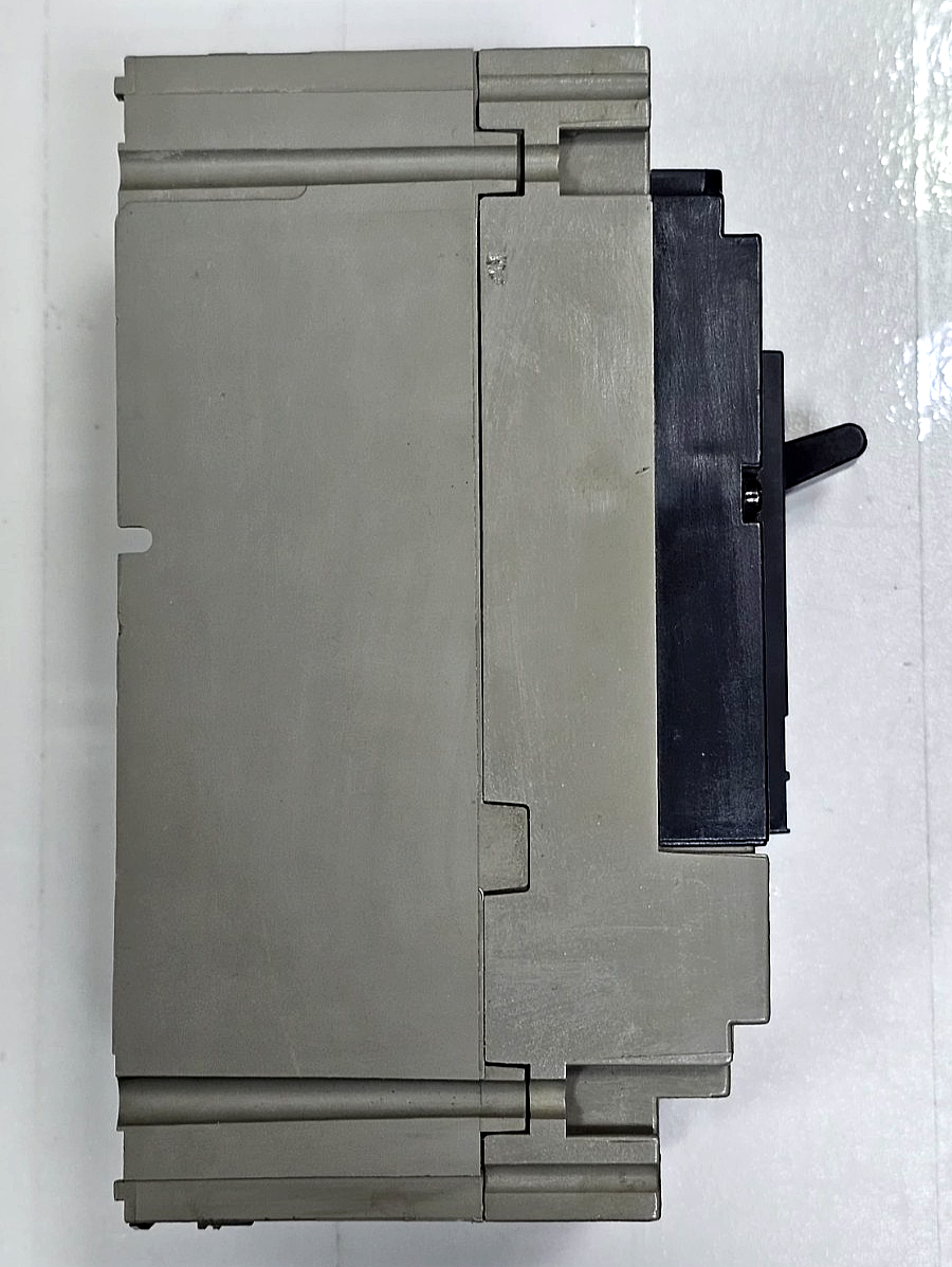 Merlin Gerin Compact NS100N Circuit Breaker | 40A |Fast Shipping4