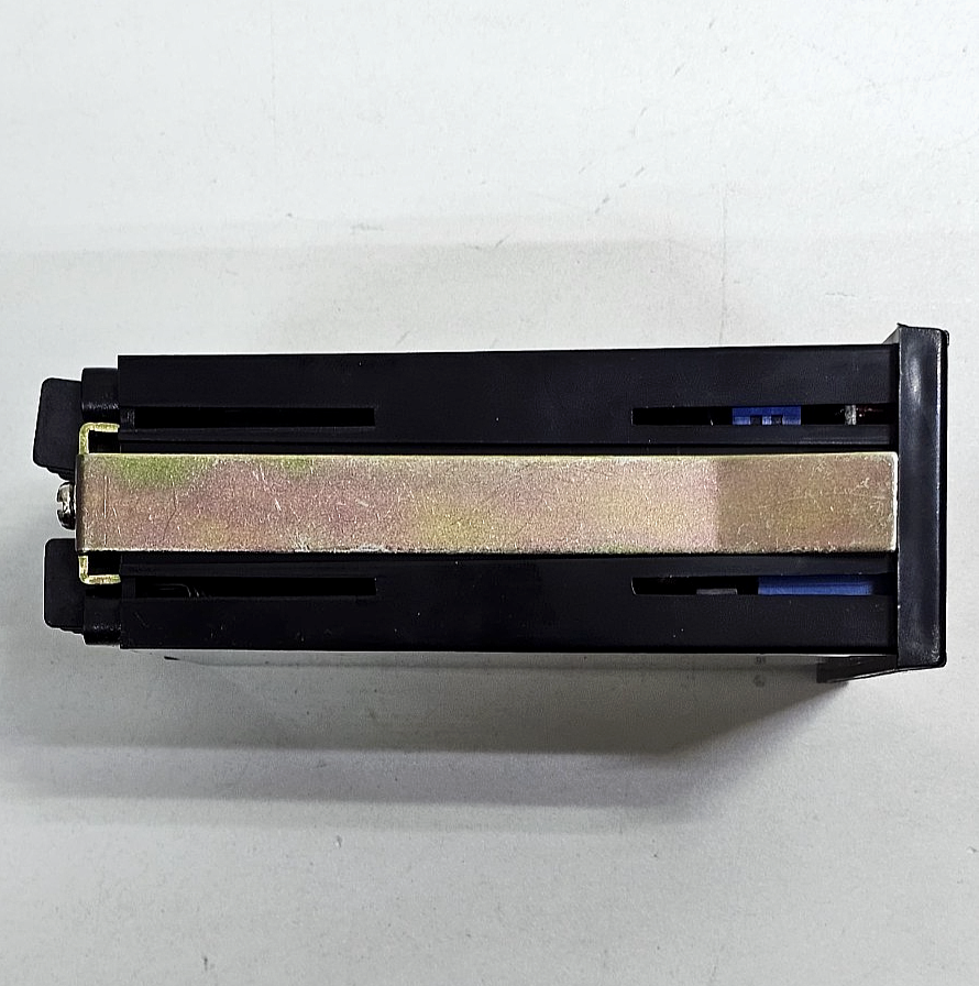Maxthermo Gitta | WHM33 | Digital Panel Meter | 10A | 600V AC6
