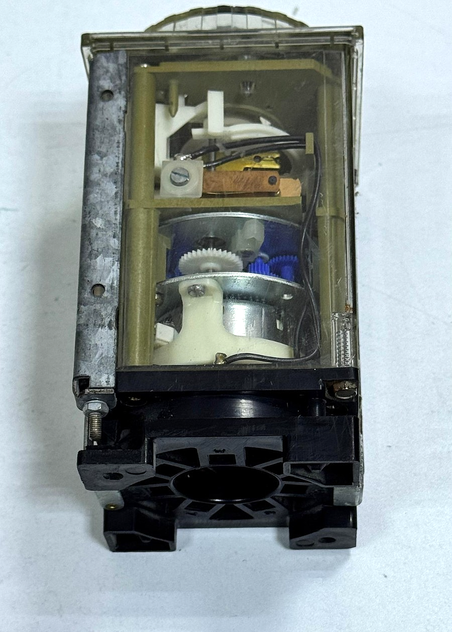 Schleicher Mikroais DZ 52SG Electromechanical Timer Relay, 220V | German Made2