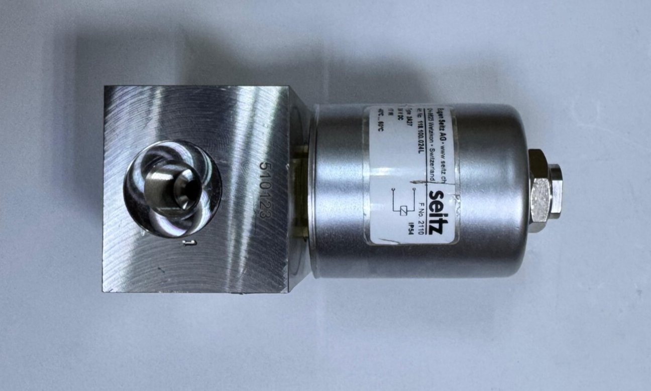 Eugen Seitz AG Hydraulic Valve Type 3088 / 2A2724V DC Made in Switzerland3