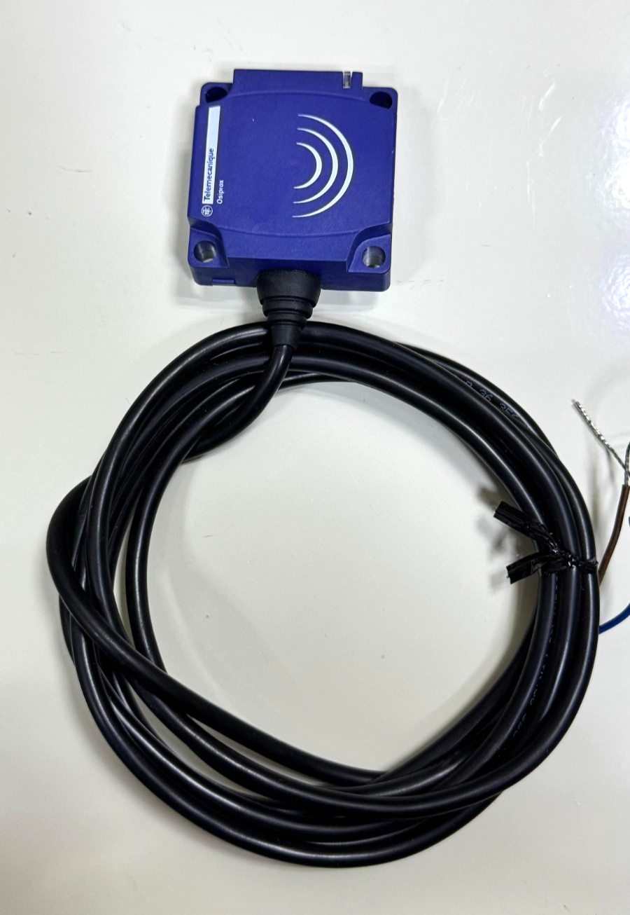 Telemecanique | XS7C1A1DBL2 |  Inductive Proximity Sensor | 12–24V0