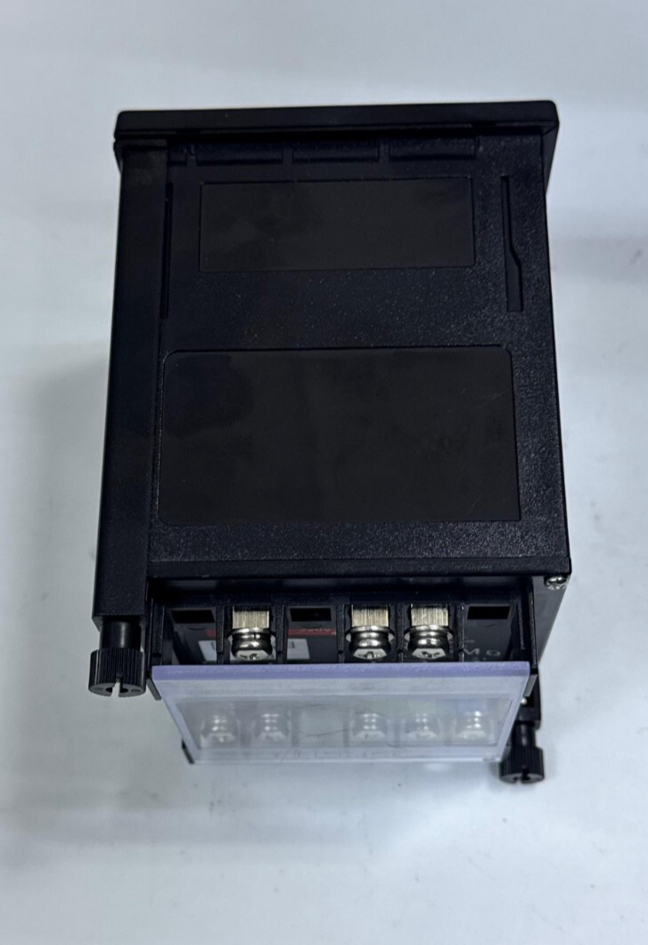 F96BMΩ  STCO  Analog Insulation Resistance Meter | 0–5 MΩ Megohmmeter3