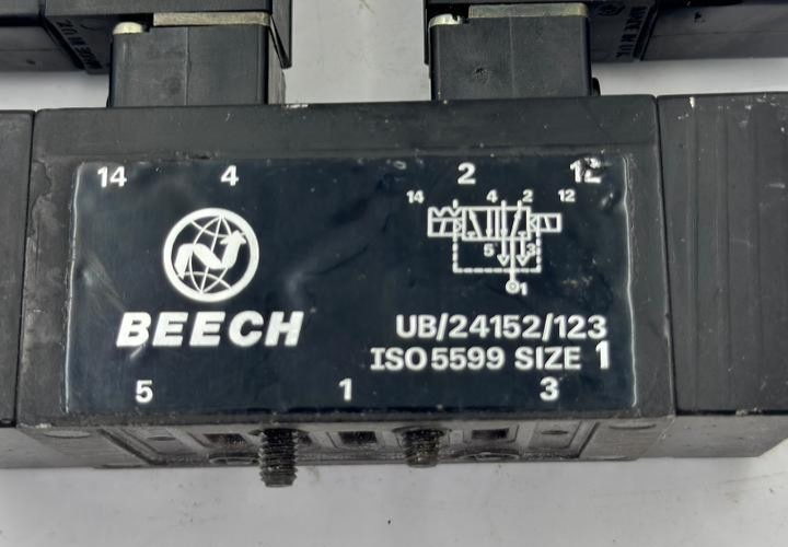 Beech UB/24152/123 Directional Control Valve | 110 V2