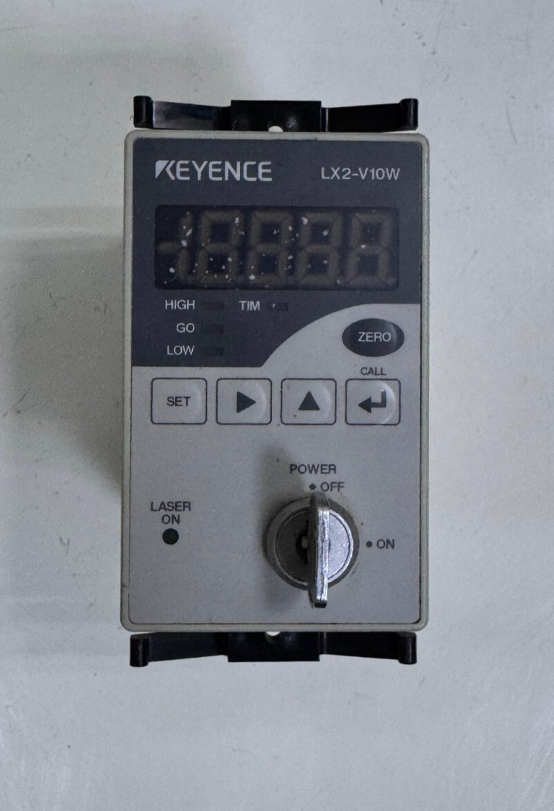 KEYENCE LX2V10W Laser Displacement Sensor Controller – 24V DC0