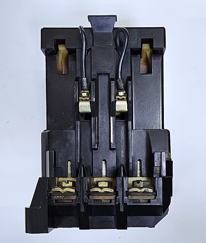 BBC Petercem B85 Power Contactor | 125A AC1 | 220V Coil | 660V | Fast Ship4