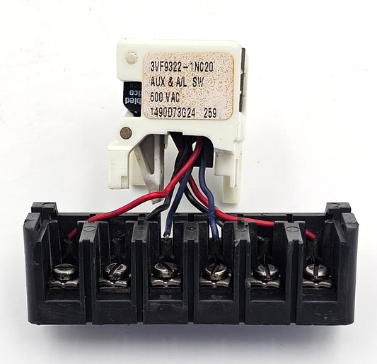 Siemens Auxiliary Switch 3VF9322 1NC20 | 600V AC Circuit Breaker Accessory0