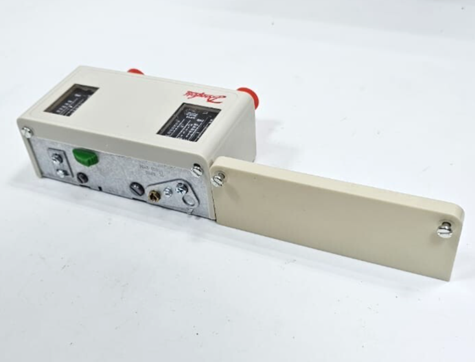 Danfoss KP15 Dual Pressure Switch | 060126466 | 0.2–7.5 & 8–32 Bar | 1/4 Flare7