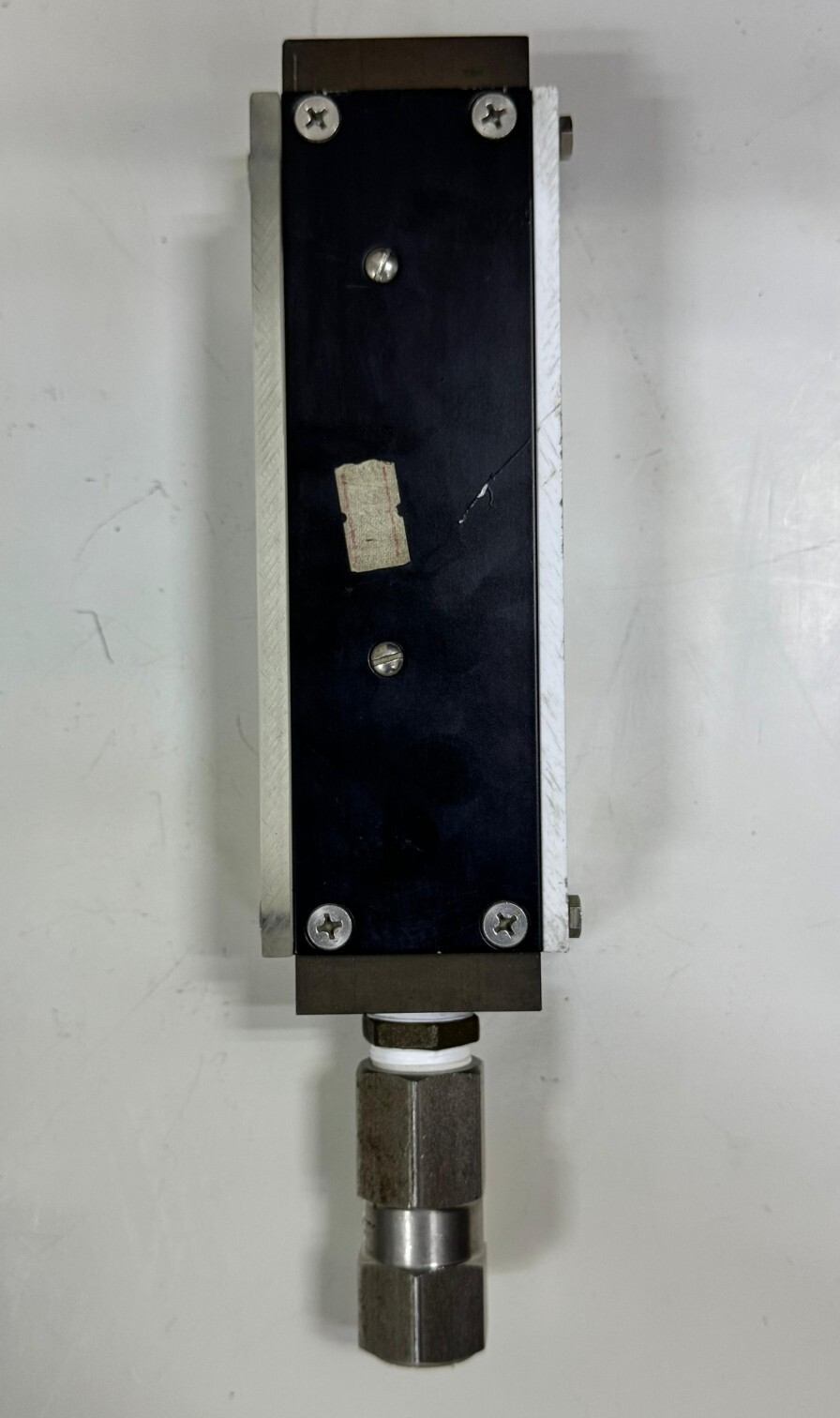 Brooks Instrument 1305/A9B31DOZ Mass Flow Controller | Made in Netherlands3