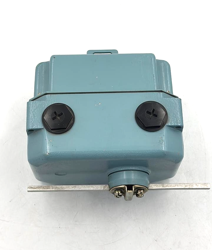 Telemecanique XF9D251 Mechanical Trip Device with Manual Reset5