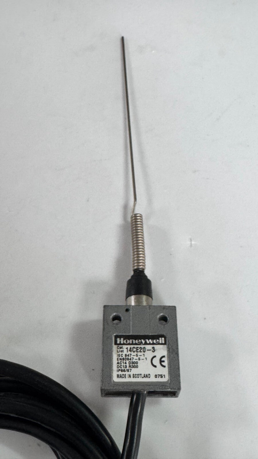 Honeywell 14CE203 Limit Switch |  AC14 D300 | DC13 R300| Made in Scotland2