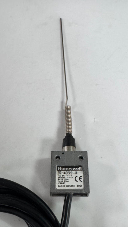 Honeywell 14CE203 Limit Switch |  AC14 D300 | DC13 R300| Made in Scotland2