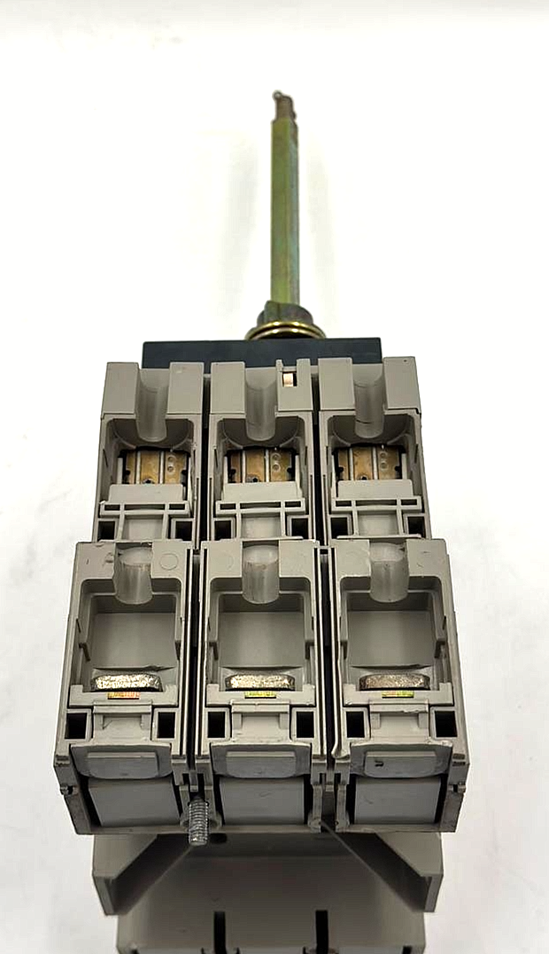 Merlin Gerin NS100-160-250 Circuit Breaker | 250 A 9