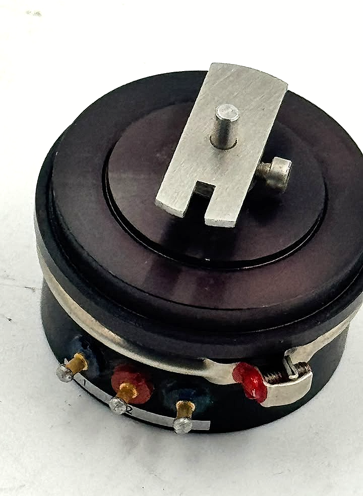 Novotechnik A4101A302 Rotary Potentiometer – 600 Ohm, 3W3