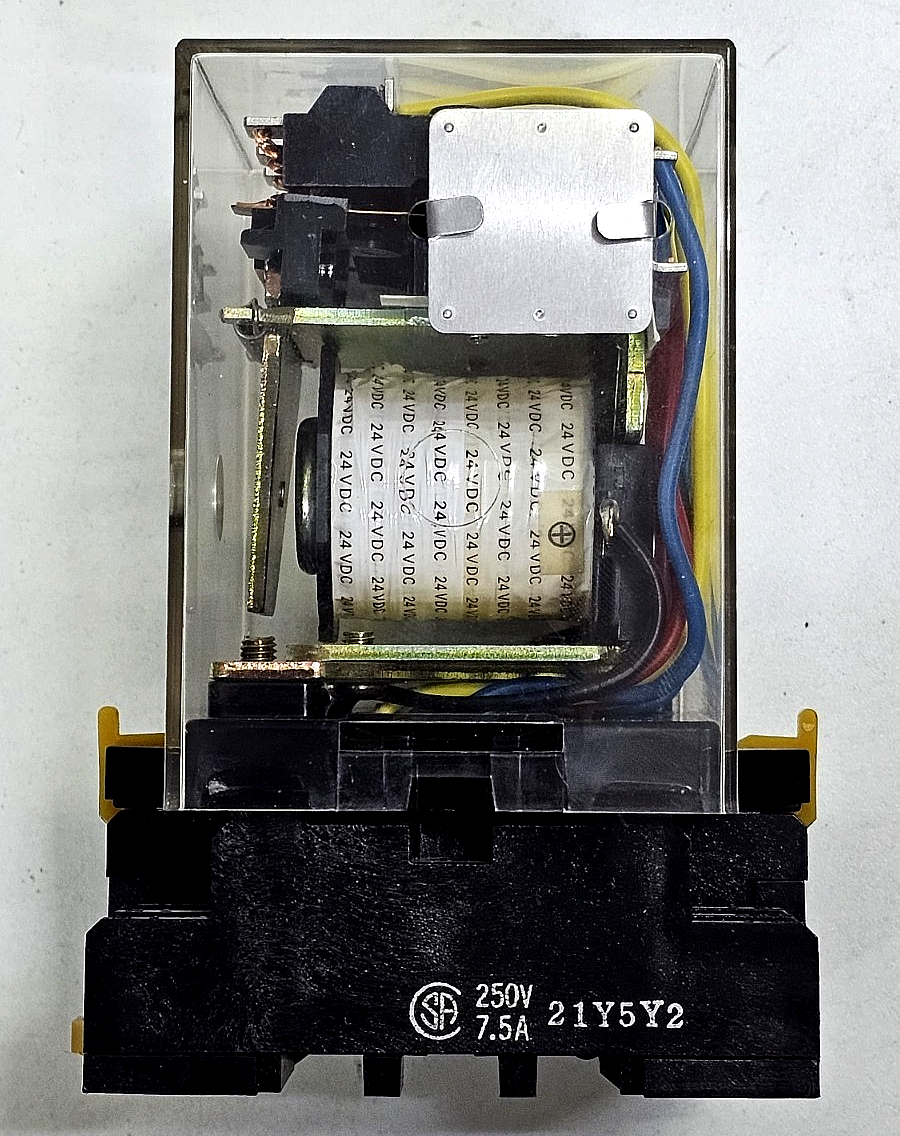 Omron | MM4XPD | Relay With Socket | 15Pin | 24V DC Coil4