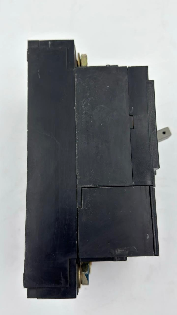 Merlin Gerin Compact C250N | 690V |  Circuit Breaker7