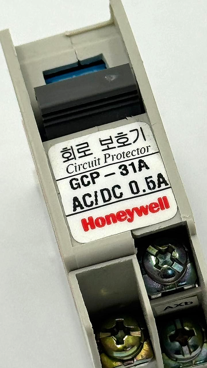 Honeywell GCP31A SinglePole Circuit Protector, 0.5A, 220V AC( 1 Pcs )3