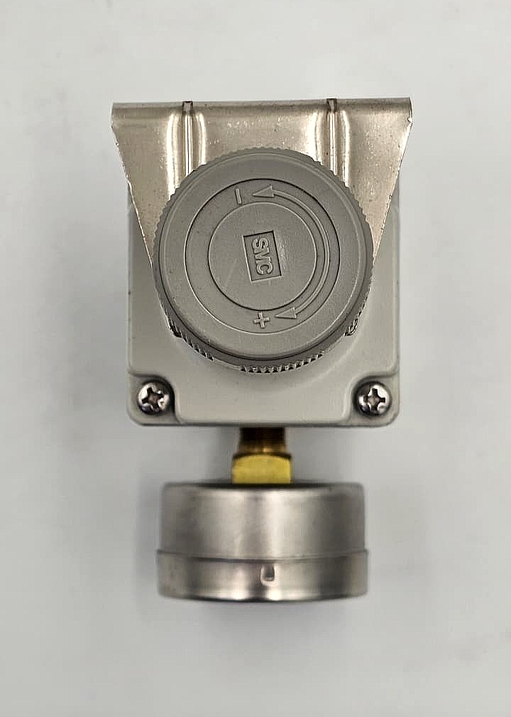 SMC IR201002BG Precision Pneumatic Regulator ( 1 pcs )7