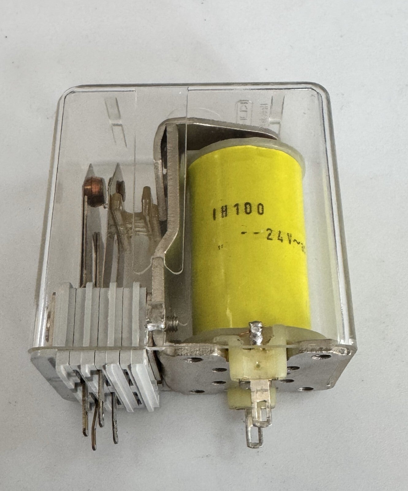 Kuhnke 1H 100 Relay – 24V AC Industrial Control Module, Made in Germany,1