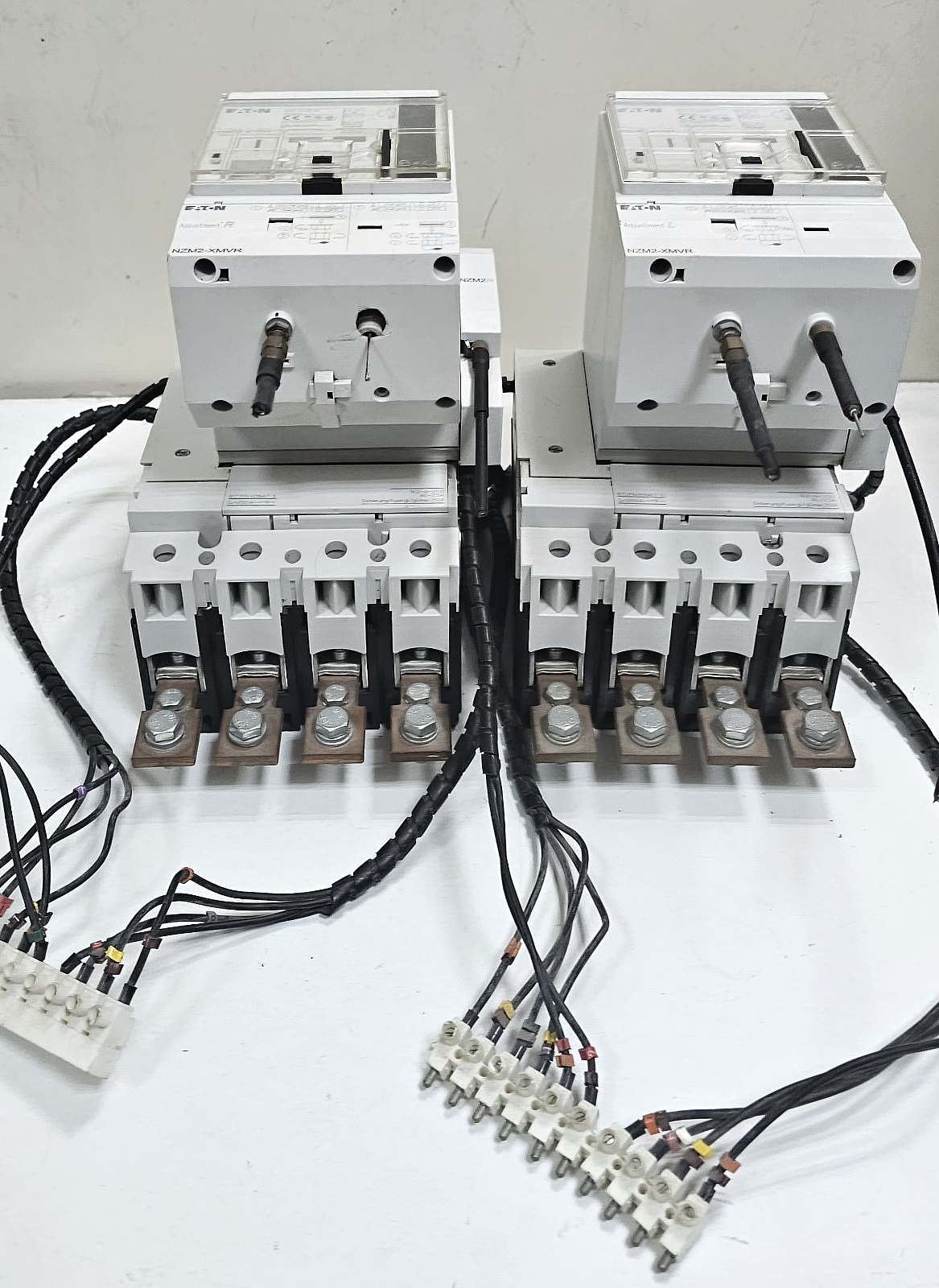 Eaton |  NZM2XR & NZM2XMVR | Molded Case Circuit Breakers | 250A ( 1 piece )0