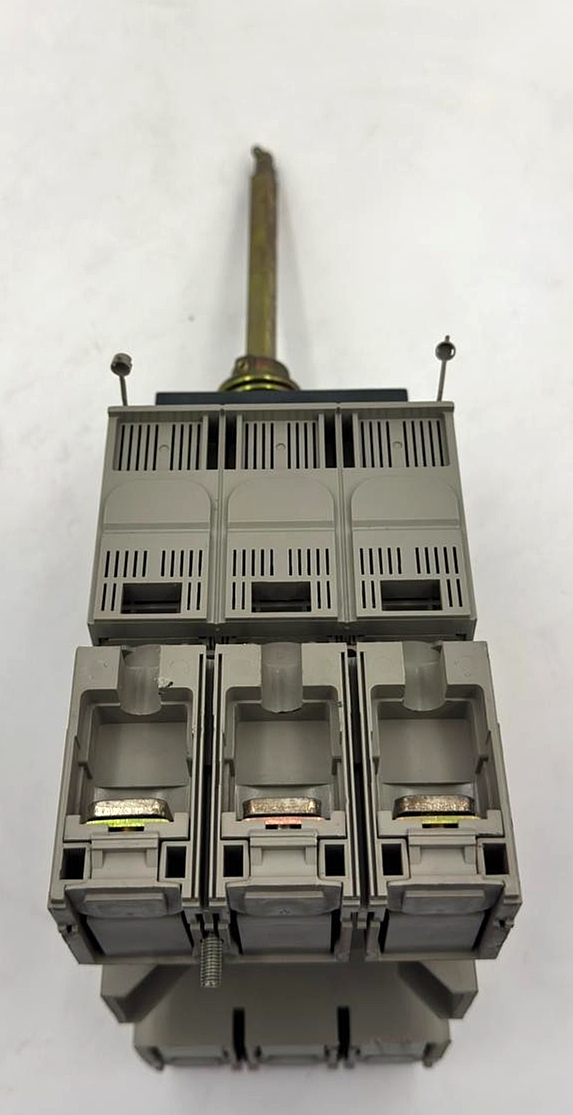 Merlin Gerin NS100-160-250 Circuit Breaker | 100 A 8