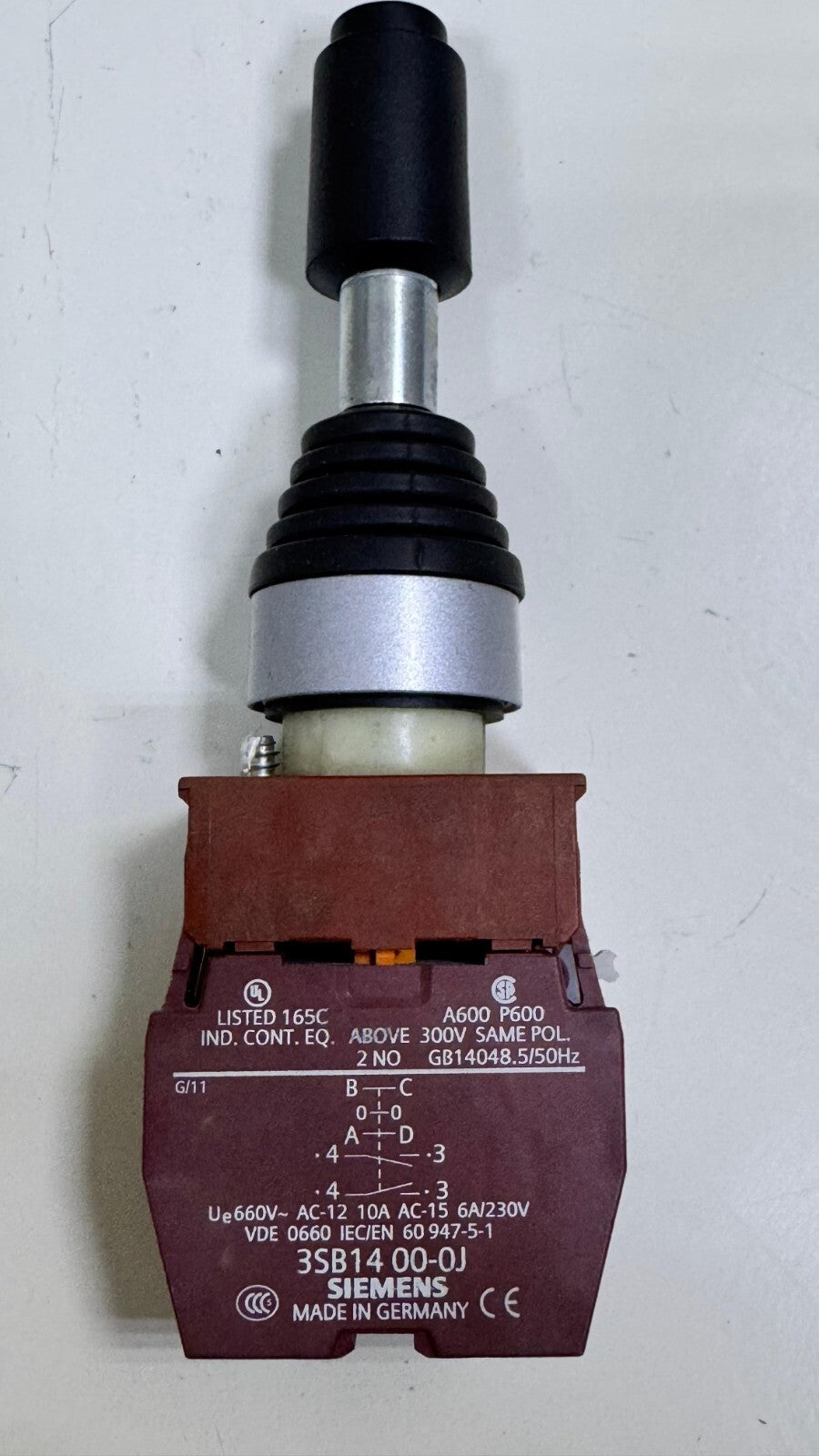 Siemens 3SB14 000J Contact Block, 2NO, 660V, 10A, Industrial Push Button Switch0