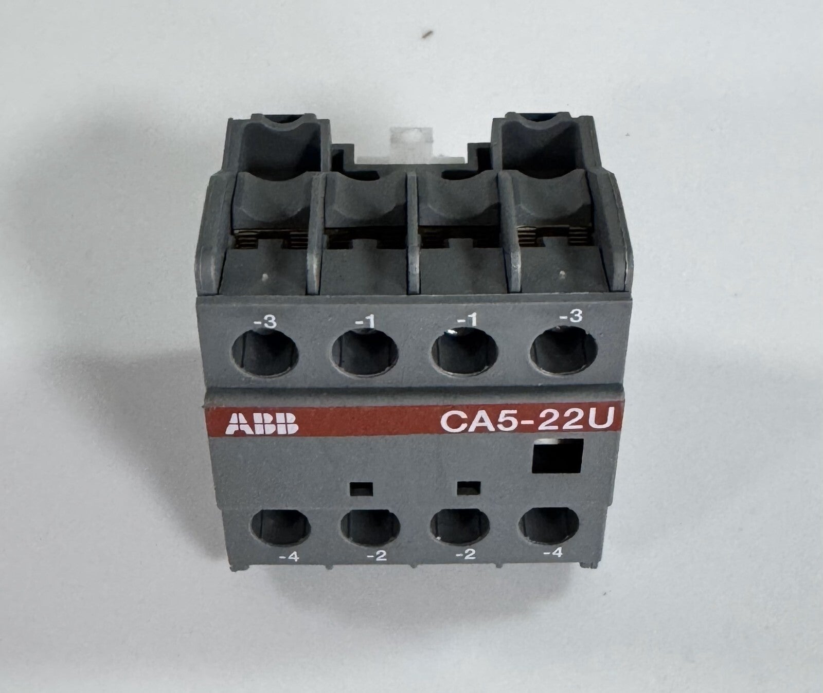ABB CA522U Auxiliary Contact Block | 2NO + 2NC | 690V AC, 16A | IEC 60947512