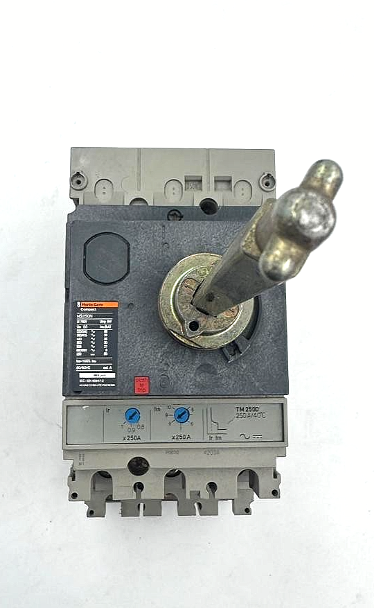 Merlin Gerin NS100-160-250 Circuit Breaker | 250 A 1