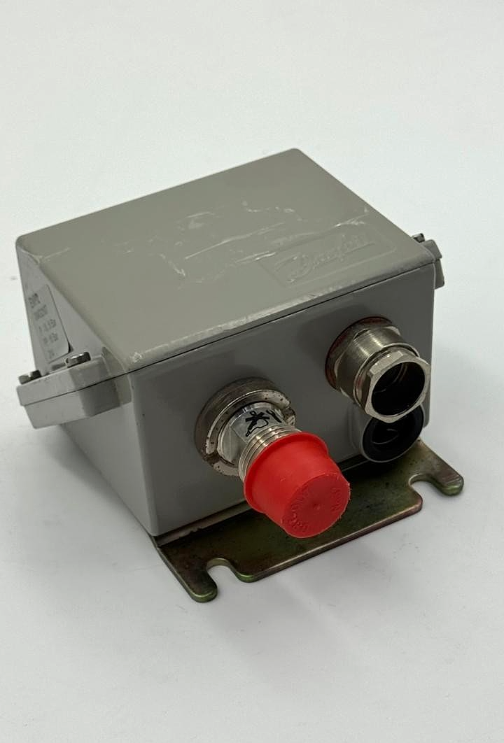 Danfoss EMP2 084G2107 | Pressure Transmitter | 06 Bar Range | 420 mA output0