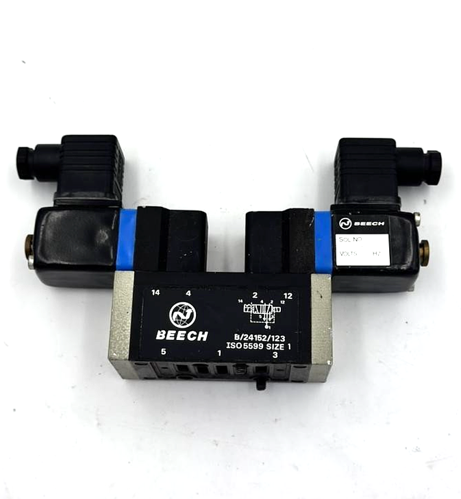 Beech B/24152/123 directional control valve6
