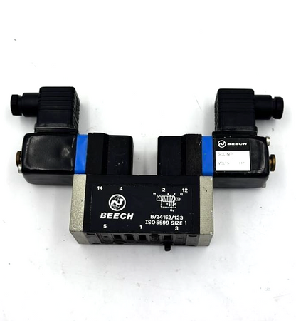 Beech B/24152/123 directional control valve6