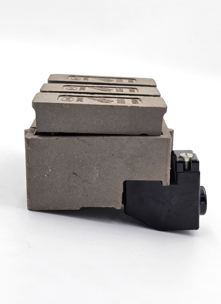 MEM Kantark Exel | B549/1 | 20A | Fuse Carrier Set | 415 V | UK Made4