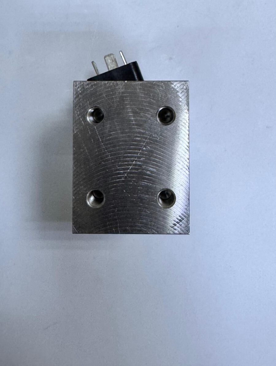 Eugen Seitz AG Hydraulic Valve Type 3088 / 2A2724V DC Made in Switzerland4